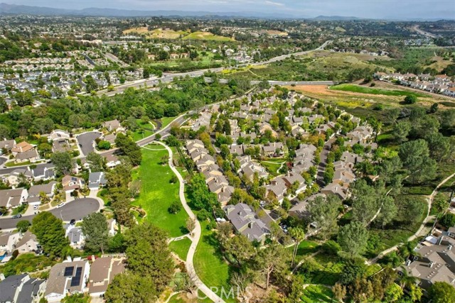 Detail Gallery Image 32 of 53 For 32 Silveroak, Aliso Viejo,  CA 92656 - 3 Beds | 2/1 Baths