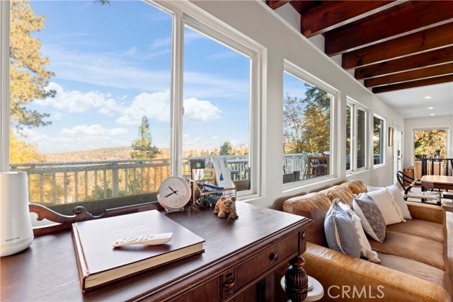 Detail Gallery Image 11 of 51 For 521 Sunderland Court, Lake Arrowhead,  CA 92352 - 4 Beds | 2 Baths