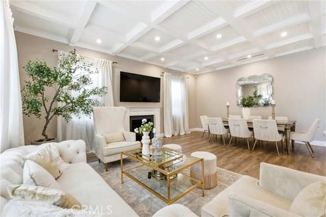 Detail Gallery Image 11 of 48 For 6450 Teesdale Ave, North Hollywood,  CA 91606 - 3 Beds | 3 Baths