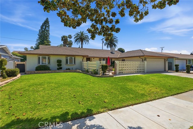 Detail Gallery Image 3 of 50 For 1841 N Lincoln, Orange,  CA 92865 - 5 Beds | 3 Baths