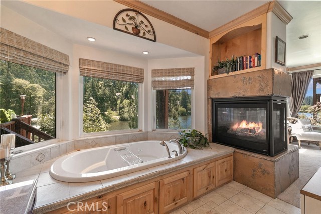 781 Brentwood Drive, Lake Arrowhead CA: https://media.crmls.org/medias/47651565-8fac-4854-ae71-84a1c5537aa5.jpg