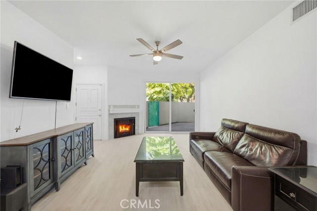 Detail Gallery Image 8 of 35 For 434 E Spruce #100,  Inglewood,  CA 90301 - 1 Beds | 1 Baths