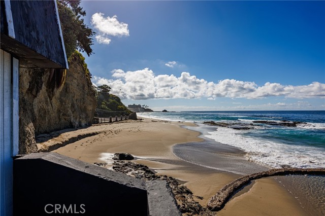 2691 Victoria, Laguna Beach CA: https://media.crmls.org/medias/4765affb-bcef-4f76-a0e1-a63e4f7c2928.jpg