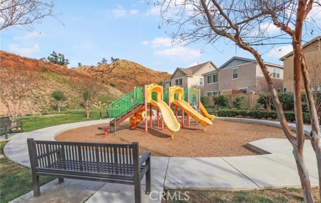 26707 Lexington Lane, Saugus CA: https://media.crmls.org/medias/4765fd0e-d1fd-4c30-871c-045772650495.jpg