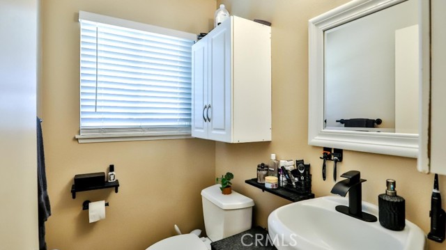 Detail Gallery Image 18 of 25 For 17819 Bay St, Fountain Valley,  CA 92708 - 4 Beds | 2/1 Baths