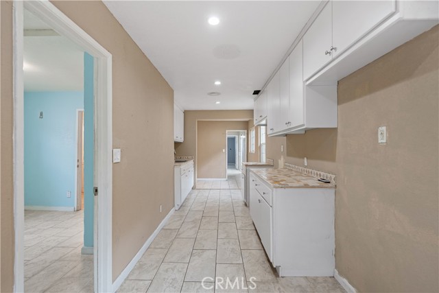 Detail Gallery Image 17 of 44 For 13032 S Main St, Los Angeles,  CA 90061 - 4 Beds | 2 Baths