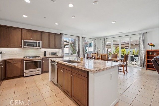Detail Gallery Image 8 of 53 For 414 Azalea St, Fillmore,  CA 93015 - 3 Beds | 2/1 Baths