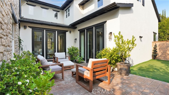 19 Basilica Place, Ladera Ranch CA: https://media.crmls.org/medias/4766d2b6-6f7b-43e9-a4bb-58eff62088cc.jpg