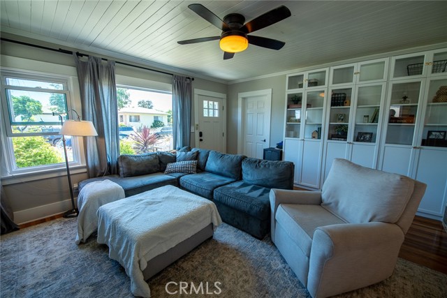 922 W 3rd Street, San Pedro CA: https://media.crmls.org/medias/47673b15-66c2-4688-8ef6-a6770b8331c0.jpg
