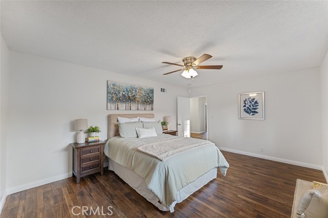 1073 E Knollcrest Drive, Covina CA: https://media.crmls.org/medias/4768180a-47b0-4b09-a11a-18cba8426544.jpg