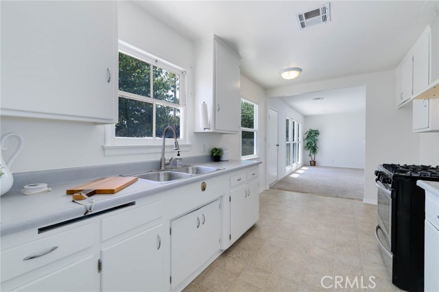 Detail Gallery Image 9 of 20 For 38338 16th St, Palmdale,  CA 93550 - 3 Beds | 1 Baths