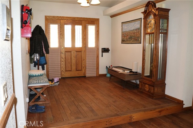 Detail Gallery Image 4 of 59 For 2474 Oak Ln, Big Bear City,  CA 92314 - 3 Beds | 2/1 Baths