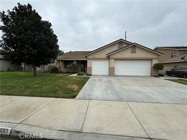 Detail Gallery Image 2 of 30 For 12693 Norwegian St, Corona,  CA 92880 - 3 Beds | 2 Baths