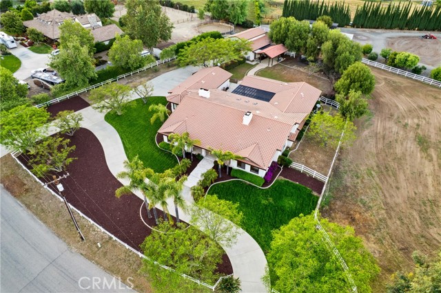 9394 Gum Tree Drive, Corona CA: https://media.crmls.org/medias/476ae1f0-ff3c-4bf7-bfb0-861c7322d327.jpg