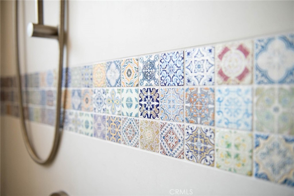 https://media.crmls.org/medias/476b3424-2a9b-442a-8195-b147165ee880.jpg?preset=X-Large