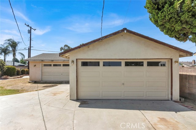 2106 E Cortez E Street, West Covina CA: https://media.crmls.org/medias/476b6338-47e5-445a-a8a3-d366b093eb27.jpg