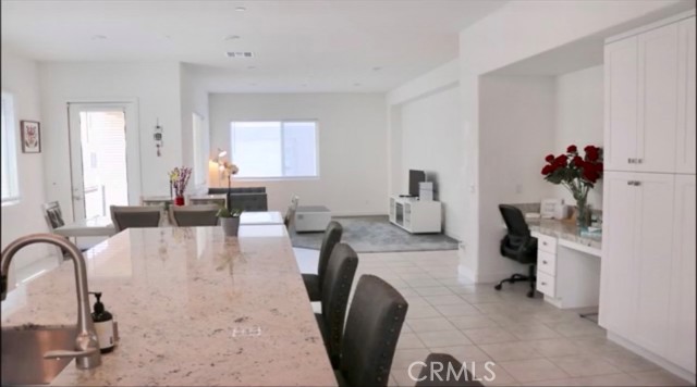 1886 S Westside Drive, Anaheim CA: https://media.crmls.org/medias/476b6f24-b5d9-4e4b-b672-e8c718ad6f6c.jpg