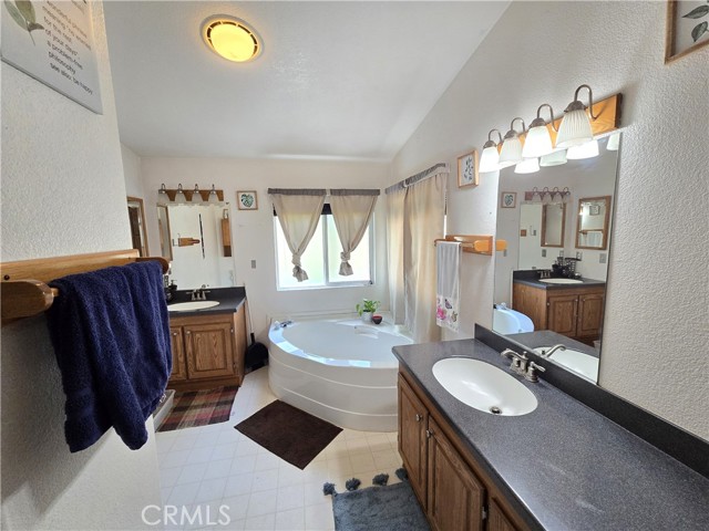 4280 County N Road, Orland CA: https://media.crmls.org/medias/476b978e-ecc4-42e1-bf28-313acd2a413a.jpg