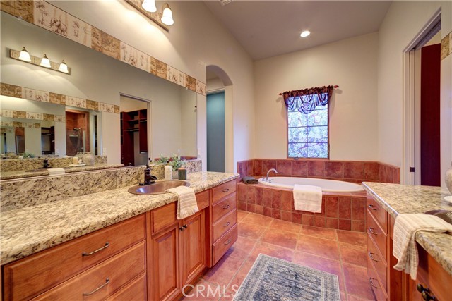 Detail Gallery Image 20 of 41 For 806 Vista Cerro Drive, Paso Robles,  CA 93446 - 4 Beds | 3/1 Baths