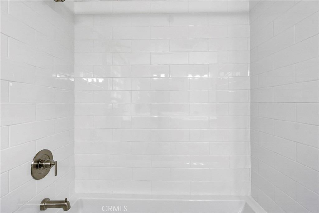 https://media.crmls.org/medias/476bdcf8-bb97-4fd8-b812-2aa62c1873f4.jpg?preset=X-Large