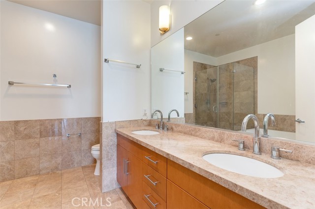 Detail Gallery Image 12 of 15 For 3223 W 6th St #306,  Los Angeles,  CA 90020 - 2 Beds | 2 Baths