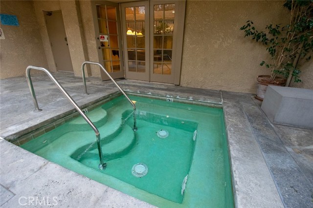 Detail Gallery Image 37 of 44 For 12355 Chandler Bld #202,  Valley Village,  CA 91607 - 2 Beds | 2 Baths