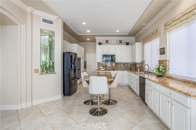 Detail Gallery Image 13 of 35 For 2141 Birdie Dr, Banning,  CA 92220 - 2 Beds | 2/1 Baths