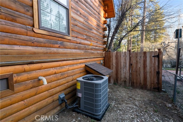 Detail Gallery Image 5 of 34 For 505 Barrett Way, Big Bear City,  CA 92314 - 3 Beds | 2/1 Baths