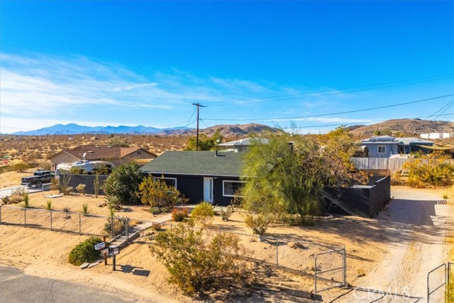 Detail Gallery Image 2 of 48 For 6144 Panorama St, Joshua Tree,  CA 92252 - 2 Beds | 1/1 Baths