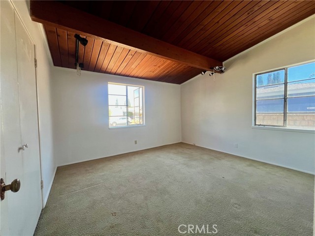 8165 Mammoth Avenue, Panorama City CA: https://media.crmls.org/medias/476eed36-3622-475f-b785-bd0e97f98546.jpg