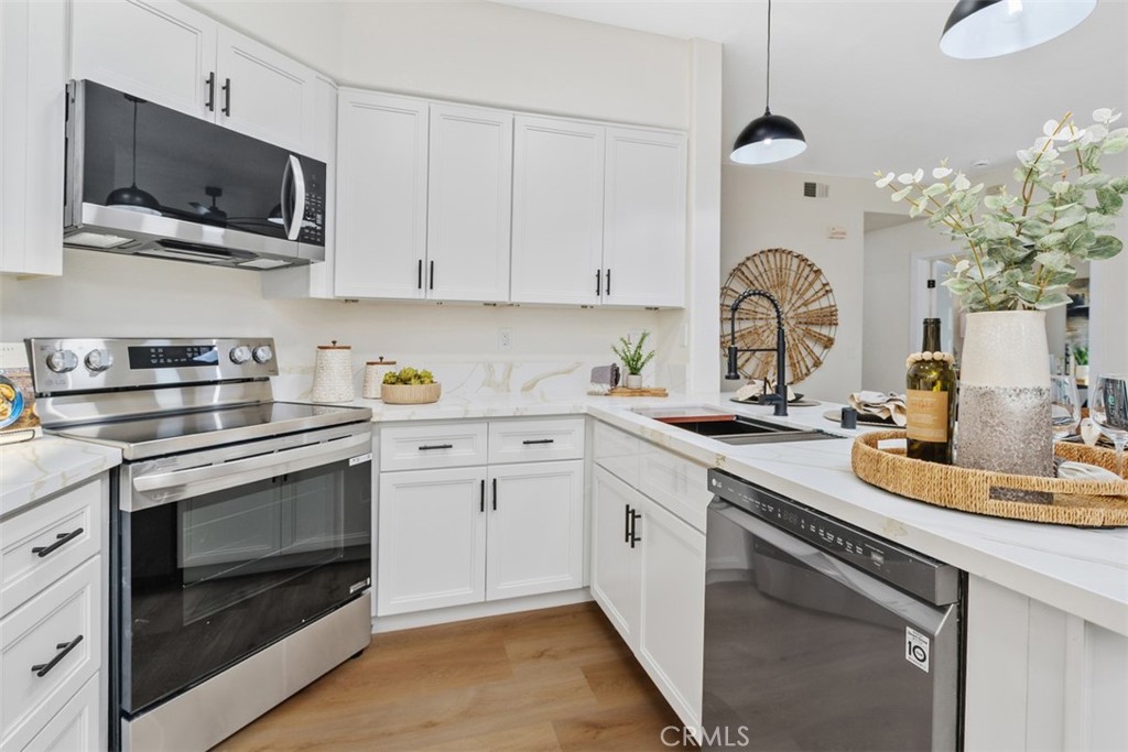 MLS #OC25270791 image #18