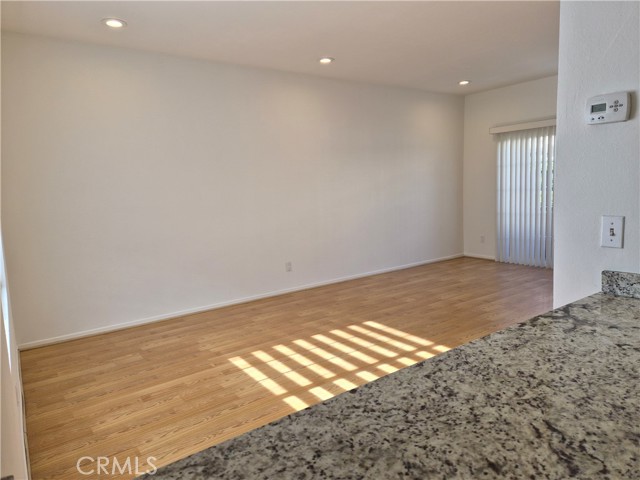 Detail Gallery Image 24 of 33 For 7615 Glade Ave #115,  Canoga Park,  CA 91304 - 3 Beds | 2/1 Baths