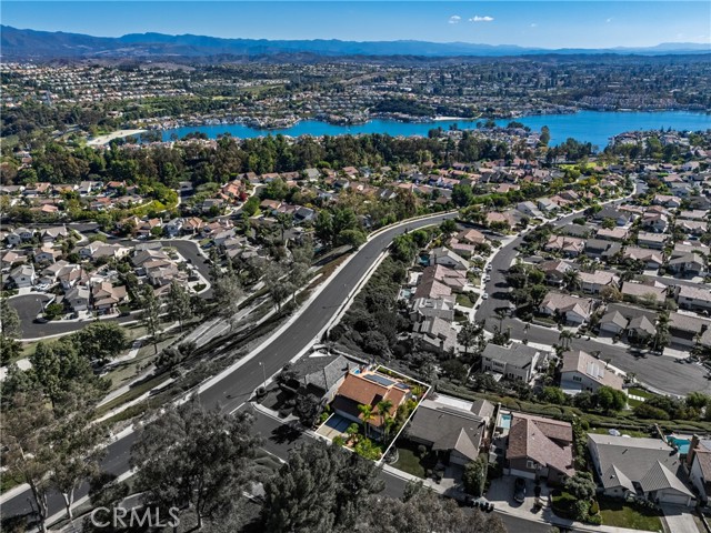 Detail Gallery Image 8 of 11 For 22282 Canaveras, Mission Viejo,  CA 92691 - 4 Beds | 2/1 Baths