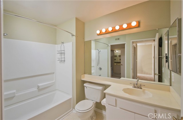 Detail Gallery Image 16 of 26 For 2595 La Paloma Cir, Thousand Oaks,  CA 91360 - 3 Beds | 1/1 Baths