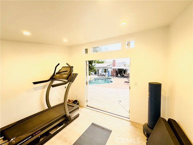 Detail Gallery Image 35 of 44 For 11905 Paso Robles, Granada Hills,  CA 91344 - 4 Beds | 3 Baths