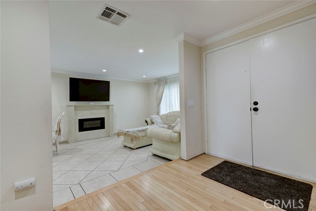 Detail Gallery Image 6 of 52 For 20442 Runnymede, Winnetka,  CA 91306 - 4 Beds | 3 Baths