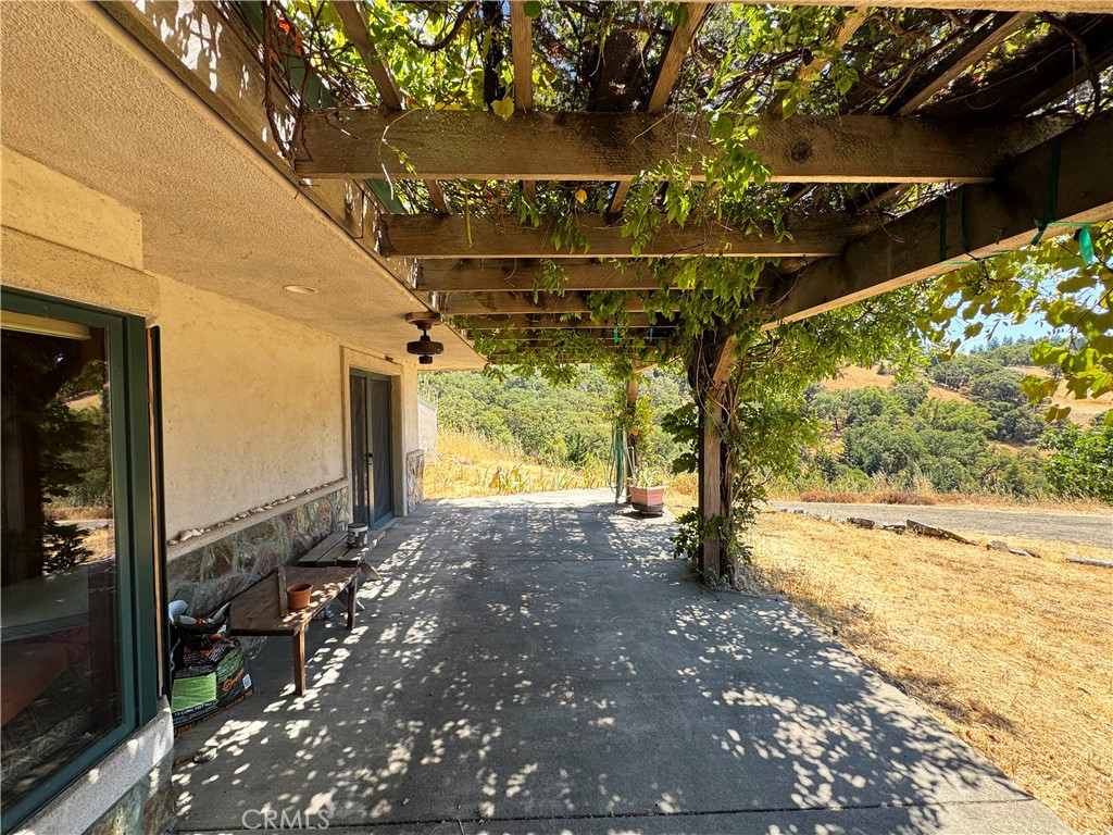 https://media.crmls.org/medias/47719500-f4fc-4e30-a290-cd3097b884a4.jpg?preset=X-Large