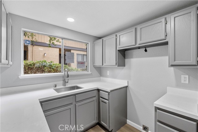 Photo #9: CRPW25168663 Listing: Photo #9
