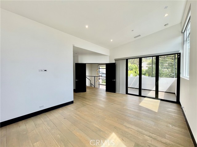 Detail Gallery Image 23 of 42 For 1319 Sunset Plaza Dr, Los Angeles,  CA 90069 - 4 Beds | 4/1 Baths