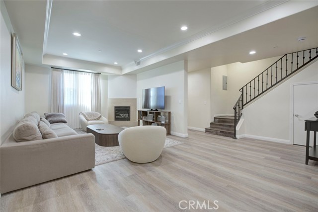 Detail Gallery Image 18 of 34 For 3974 Pennsylvania #112,  La Crescenta,  CA 91214 - 3 Beds | 3 Baths