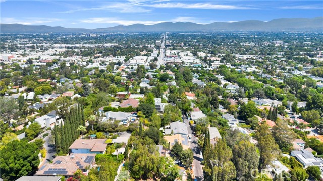 Detail Gallery Image 43 of 44 For 4009 Weslin Ave, Sherman Oaks,  CA 91423 - 3 Beds | 3 Baths