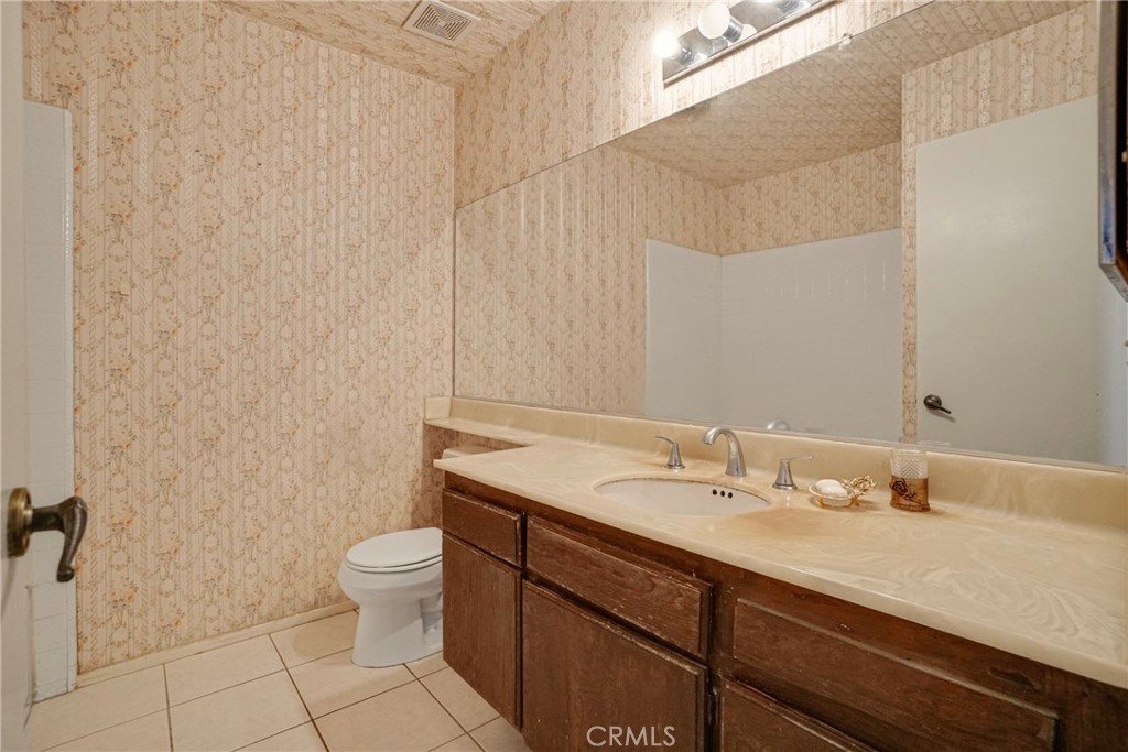 https://media.crmls.org/medias/4772dee9-01bb-45d3-8609-f8be48b81524.jpg?preset=X-Large