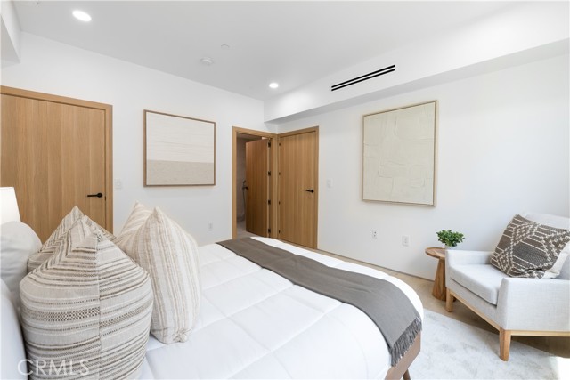 Detail Gallery Image 17 of 21 For 1361 Kelton Ave #403,  Los Angeles,  CA 90024 - 2 Beds | 2 Baths
