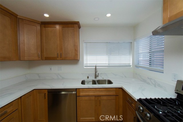 Detail Gallery Image 5 of 49 For 2800 Plaza Del Amo #177,  Torrance,  CA 90503 - 3 Beds | 3 Baths