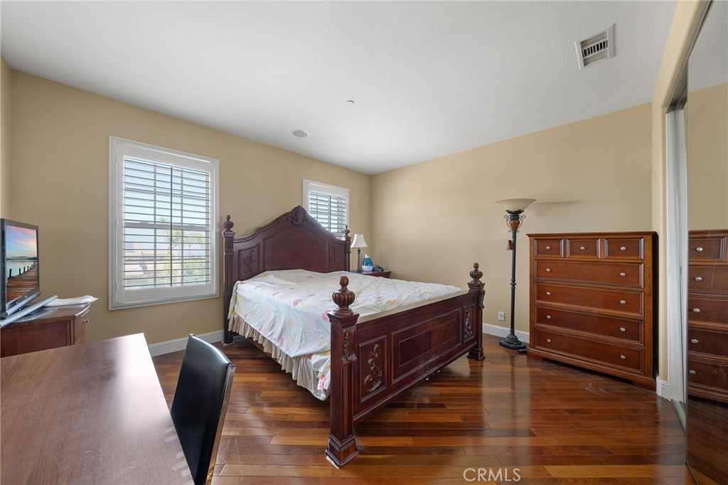 MLS #WS26176825 image #58
