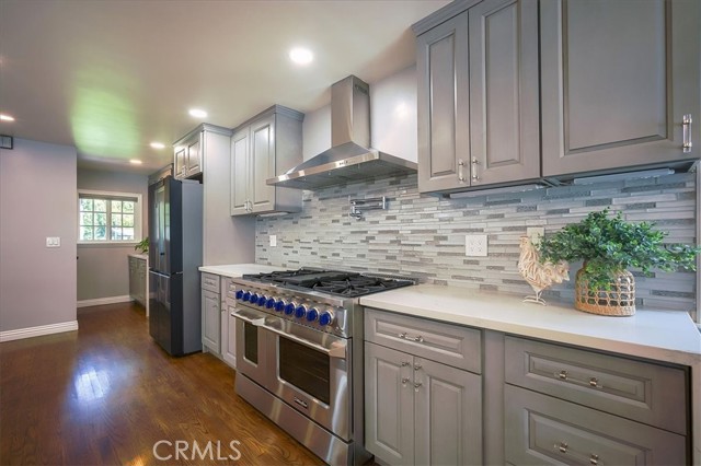 1375 N Euclid Avenue, Upland CA: https://media.crmls.org/medias/477484c8-40f3-4e56-87b9-9a6afd68e3f3.jpg