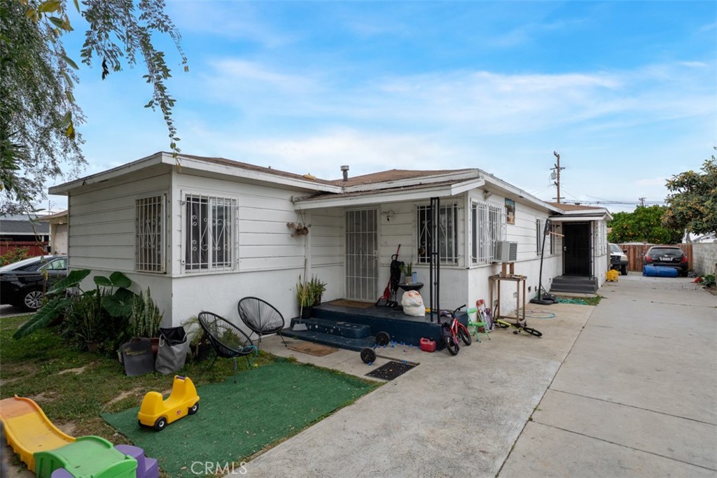 1616 N Willowbrook