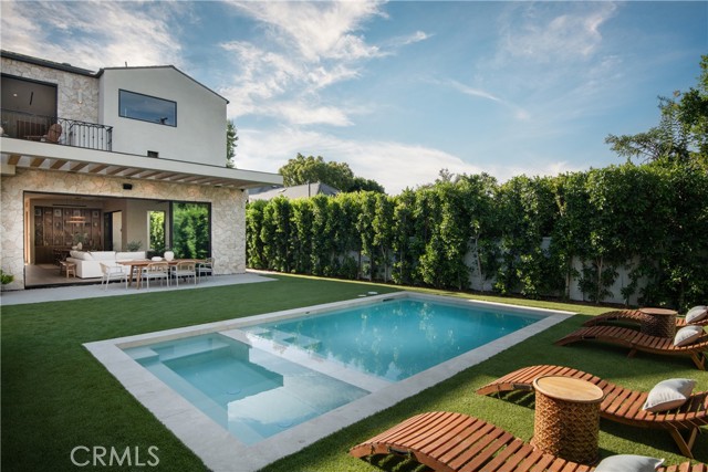 Detail Gallery Image 20 of 22 For 4500 Calhoun Ave, Sherman Oaks,  CA 91423 - 4 Beds | 4/1 Baths