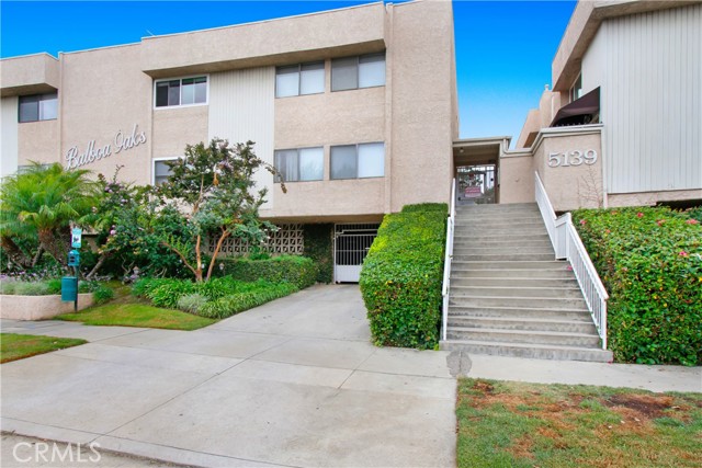 Detail Gallery Image 1 of 1 For 5139 Balboa Bld #102,  Encino,  CA 91316 - 2 Beds | 2 Baths