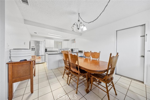 7511 Buckeye Street, Highland CA: https://media.crmls.org/medias/47773e2d-6ca7-493c-9a48-3dd019069413.jpg